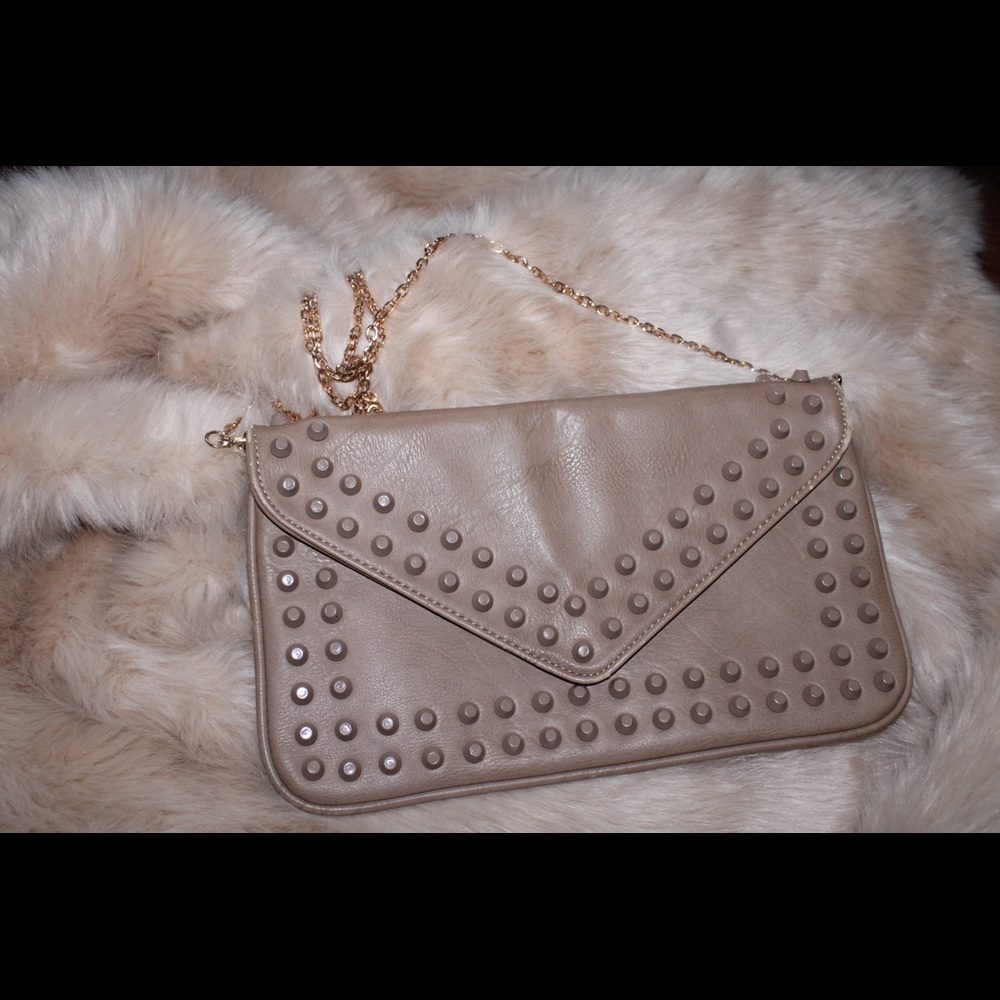 Spiked Clutch
